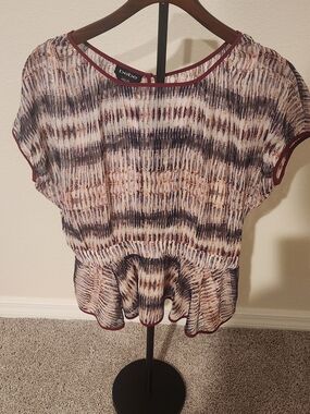 bebe Short Sleeve Peplum Top